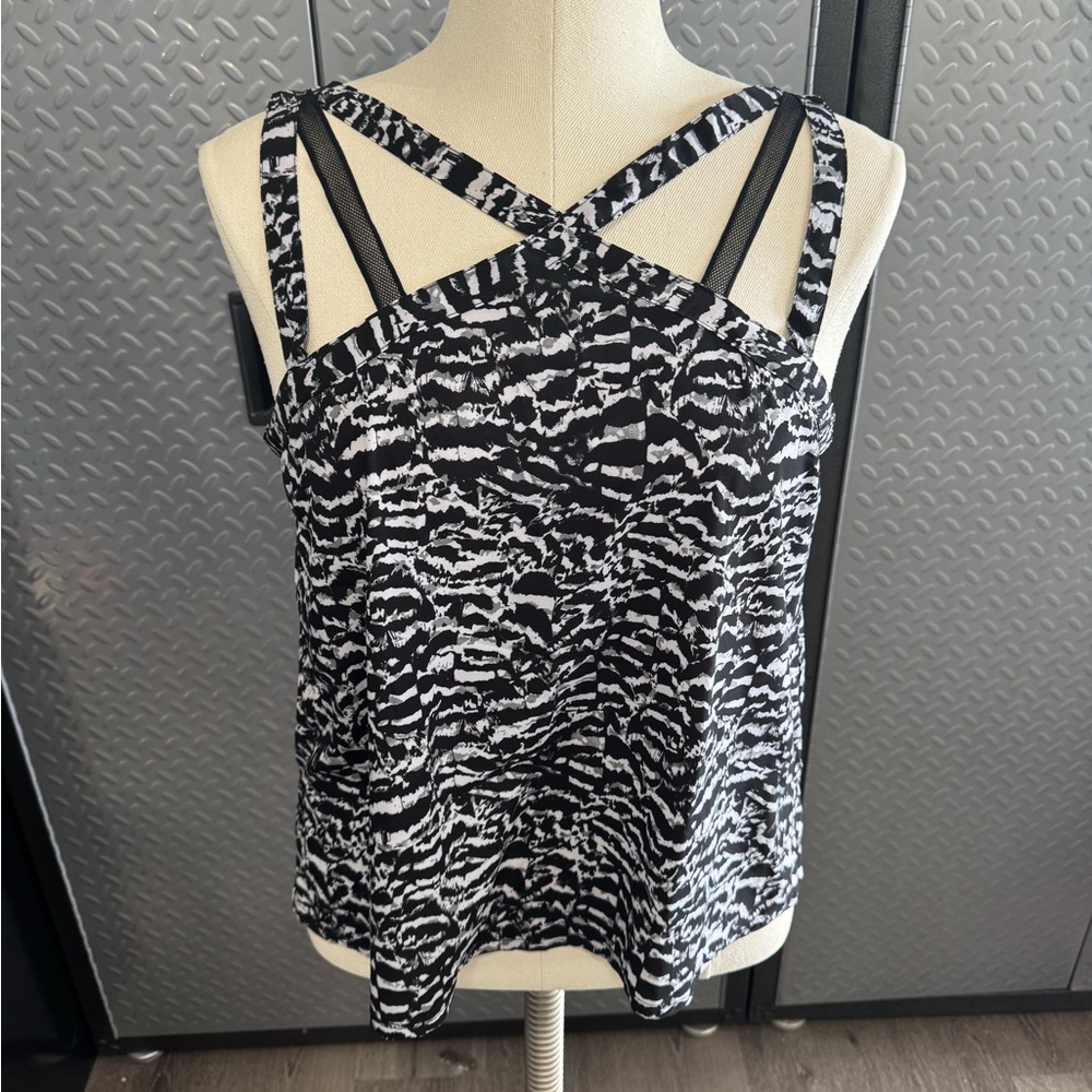 Strappy Fabletics Liza tank top in sandstorm